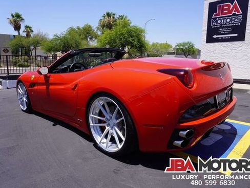 Used 2014 Ferrari California RWD image 73