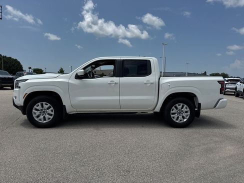Used 2024 Nissan Frontier SV w/ SV Convenience Package RWD image 3