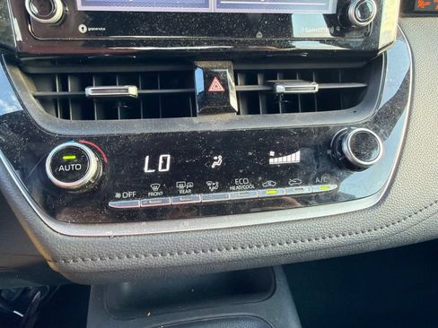 Used 2022 Toyota Corolla SE FWD image 25
