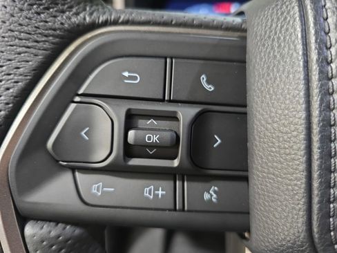 Used 2025 Toyota Tacoma TRD Off-Road image 18