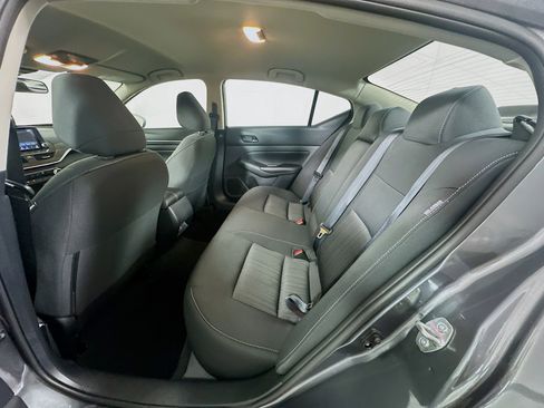 Used 2025 Nissan Altima 2.5 SV image 25