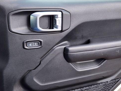 Used 2020 Jeep Gladiator Sport w/ Quick Order Package 24S image 15