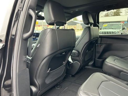 New 2026 Chrysler Pacifica Select w/ S Appearance Package AWD/4WD image 26