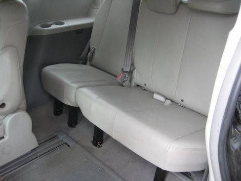 Used 2011 Toyota Sienna XLE w/ Premium Pkg FWD image 24