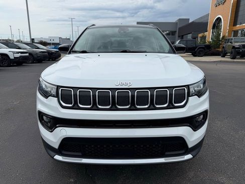 Certified 2022 Jeep Compass Limited w/ Sun and Sound Group AWD/4WD image 9