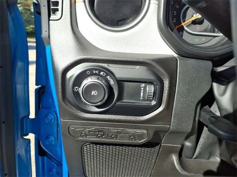 Used 2024 Jeep Wrangler Sport S image 13