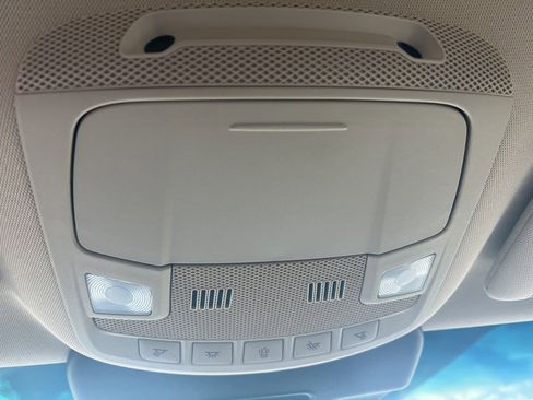 Used 2019 Lincoln Nautilus Select image 19