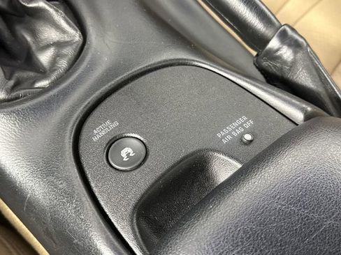 Used 2001 Chevrolet Corvette Convertible w/ Preferred Equipment Group2 image 16