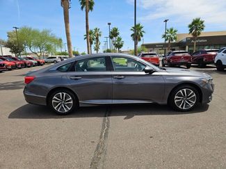 Used 2018 Honda Accord Touring video 4