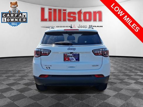 Used 2023 Jeep Compass Latitude w/ Sun and Sound Group AWD/4WD image 5