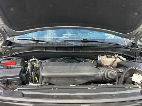 Used 2023 Chevrolet Suburban Z71 w/ Luxury Package image 38