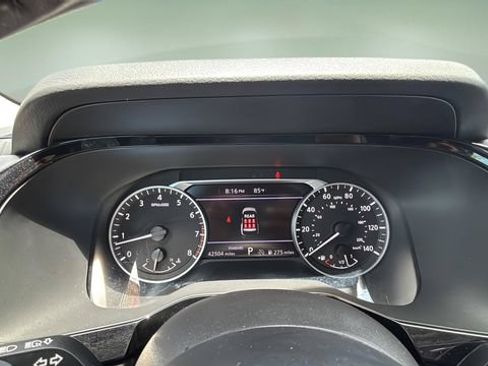 Used 2025 Nissan Pathfinder SV FWD image 15