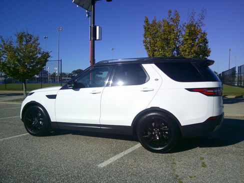 Used 2018 Land Rover Discovery HSE image 20
