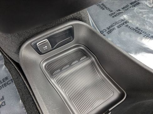 New 2026 Chrysler Pacifica Select w/ S Appearance Package image 30