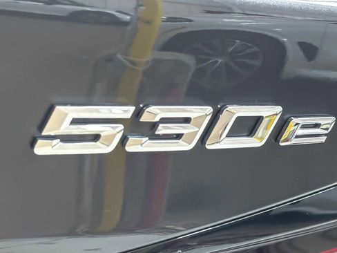 Used 2023 BMW 530e w/ Executive Package image 27