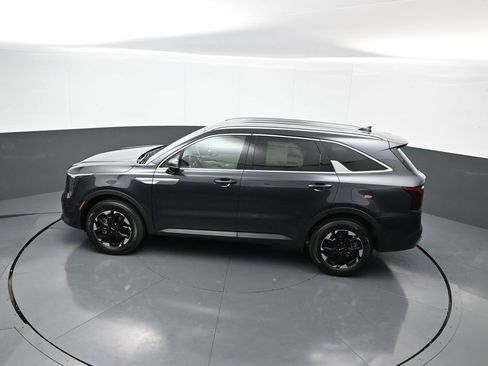 New 2025 Kia Sorento S image 40