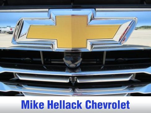 Used 2026 Chevrolet Tahoe Premier AWD/4WD image 3