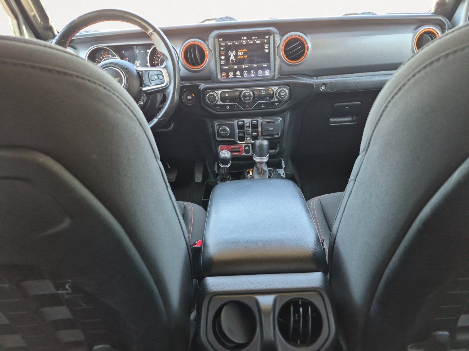 Used 2023 Jeep Gladiator Mojave AWD/4WD image 3