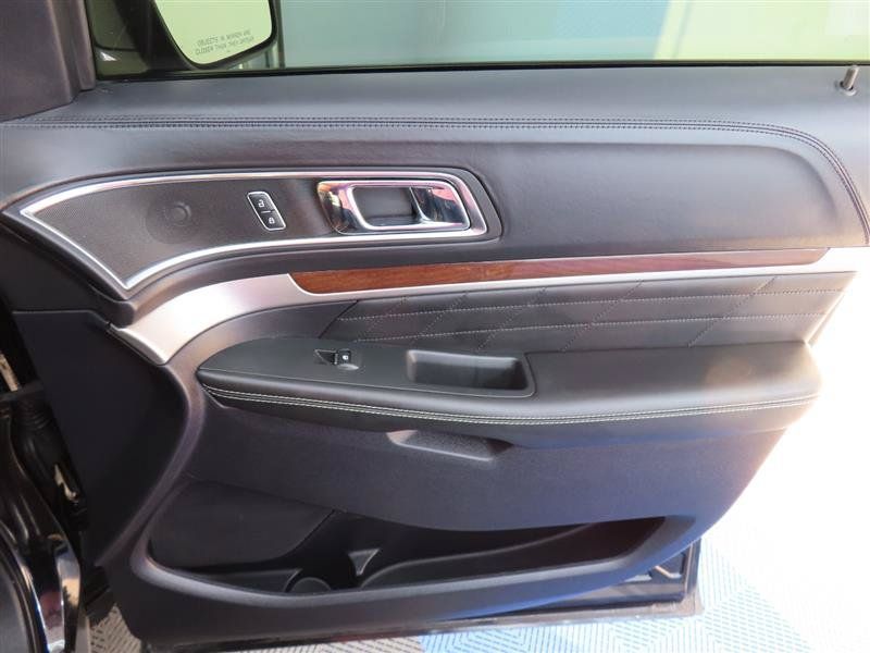 Used 2019 Ford Explorer Platinum AWD/4WD image 41