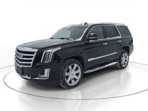 Used 2020 Cadillac Escalade Luxury image 2