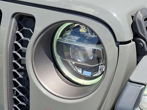 Used 2020 Jeep Gladiator Rubicon AWD/4WD image 30