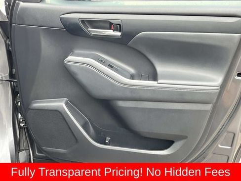 Used 2022 Toyota Highlander XSE AWD/4WD image 23