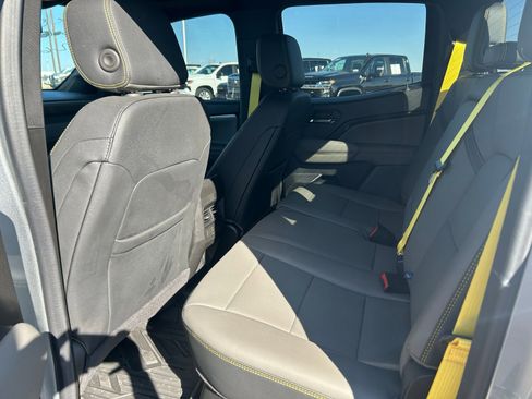 Certified 2024 Chevrolet Colorado ZR2 w/ ZR2 Convenience Package III image 14