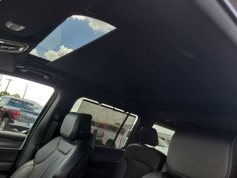 Certified 2024 Jeep Wagoneer Series III w/ Premium Group I image 21