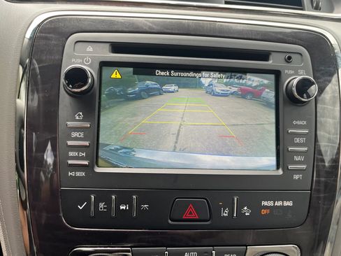 Used 2017 Buick Enclave Premium AWD/4WD image 21