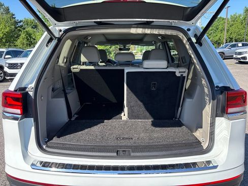 Used 2023 Volkswagen Atlas SE w/ Panoramic Sunroof Package FWD image 13