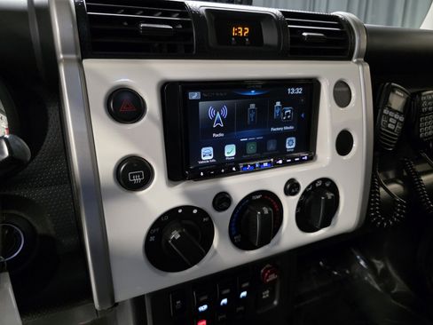 Used 2013 Toyota FJ Cruiser 4WD image 20