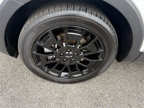 Used 2022 Kia Telluride SX w/ SX Prestige Package image 5