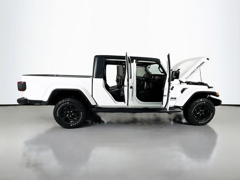 Used 2021 Jeep Gladiator Sport AWD/4WD image 29