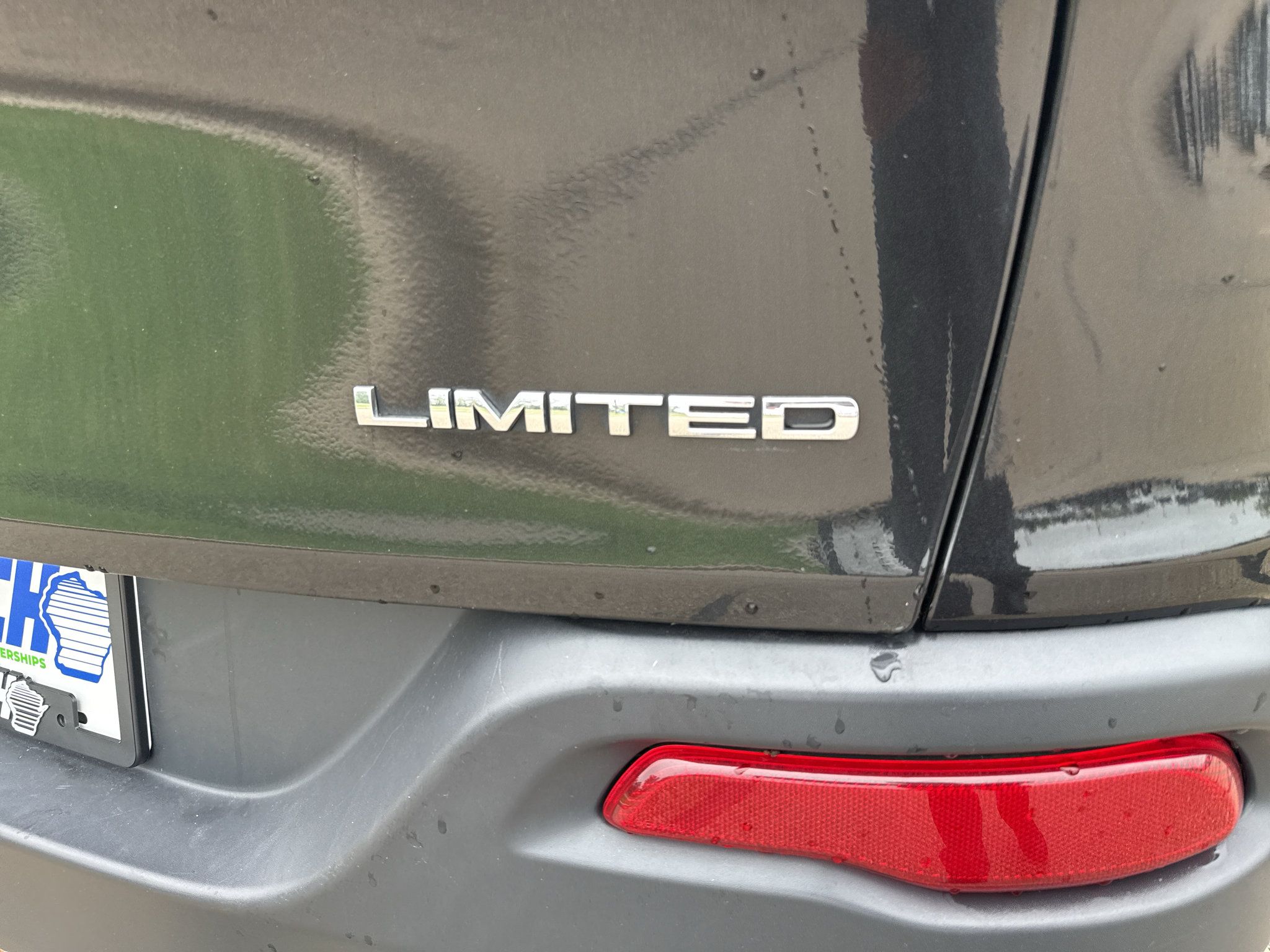 Used 2016 Jeep Cherokee Limited AWD/4WD image 5