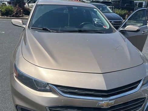 Used 2018 Chevrolet Malibu LT image 9