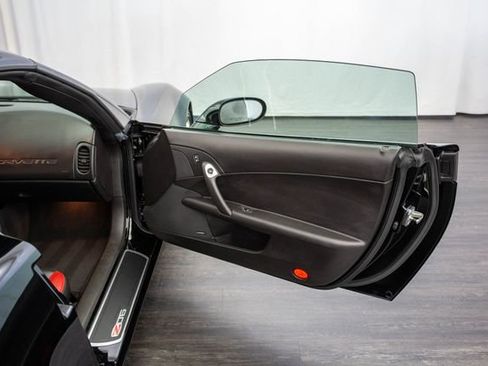 Used 2006 Chevrolet Corvette Z06 w/ Preferred Equipment Group image 17