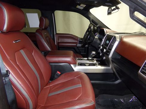 Used 2018 Ford F150 Platinum w/ Equipment Group 701A Luxury image 8