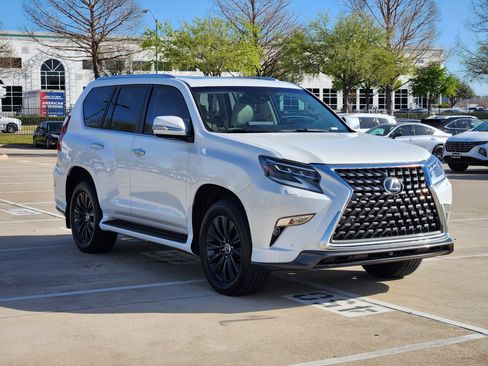 Used 2022 Lexus GX 460 Luxury w/ Sport Design Package image 2