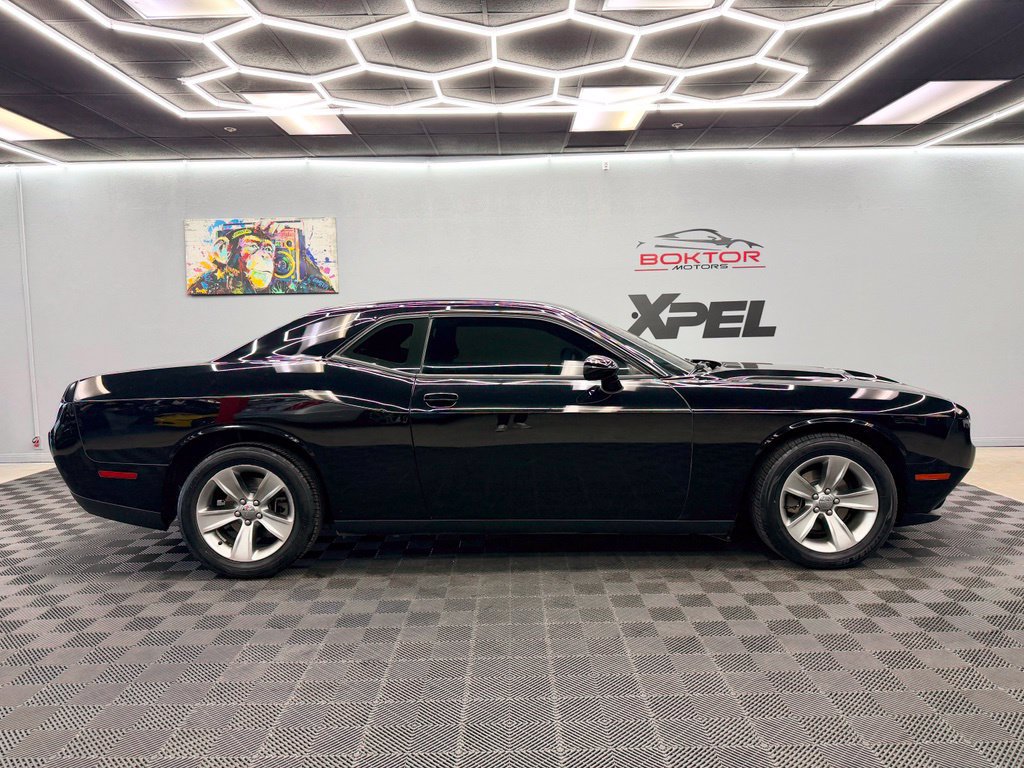 Used 2016 Dodge Challenger SXT RWD image 16