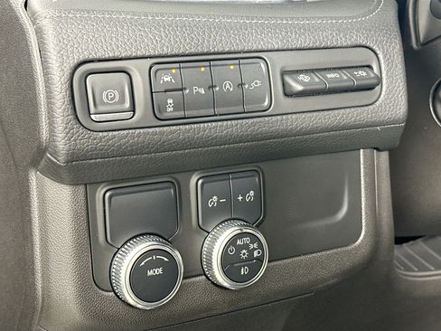 Used 2021 GMC Yukon XL Denali w/ Denali Premium Package RWD image 10