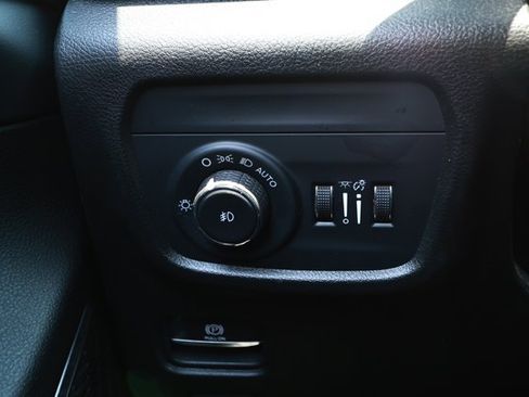 Used 2023 Jeep Grand Cherokee Overland w/ Adv Protech Group III AWD/4WD image 15