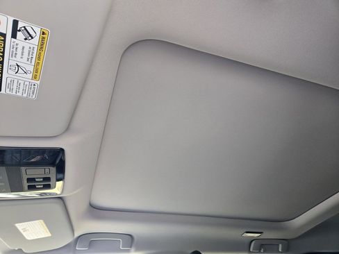 New 2026 Mitsubishi Outlander SE image 19