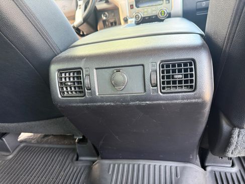 Used 2021 Toyota Tundra Limited w/ Limited Premium Package AWD/4WD image 30