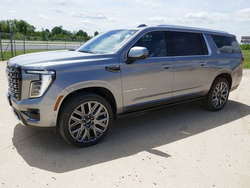 New 2026 GMC Yukon XL Denali Ultimate AWD/4WD image 7