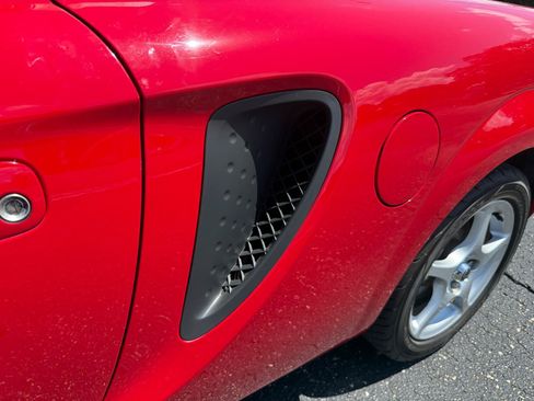 Used 2002 Toyota MR2 RWD image 19