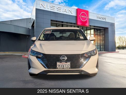 Used 2025 Nissan Sentra S image 4