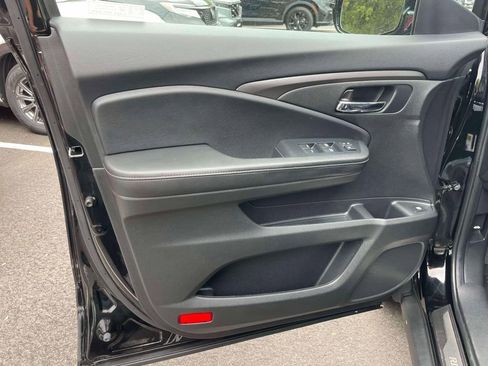 Used 2023 Honda Ridgeline Sport image 18