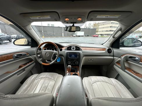 Used 2011 Buick Enclave CXL image 12
