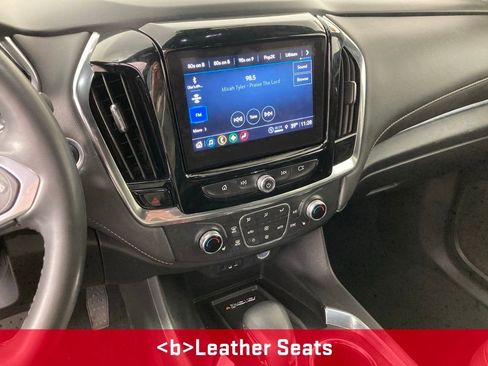 Used 2023 Chevrolet Traverse LT w/ Rear Camera Mirror Package image 2
