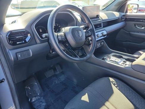 Certified 2025 Honda Pilot Sport image 19